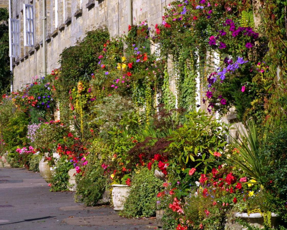 Corinium Lodge - Town Centre Apartment Cirencester Extérieur photo